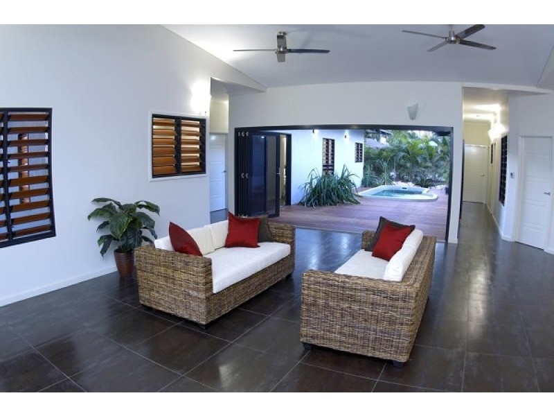 8 Bryden Street, Rosebery NT 0832