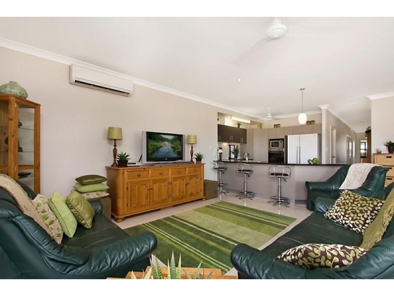 18 Richards Cres, Rosebery NT 0832