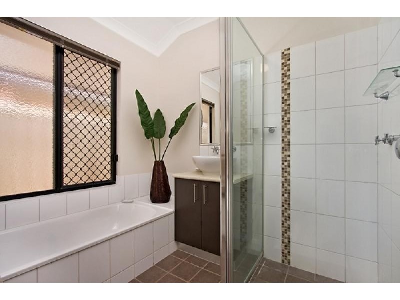 18 Richards Cres, Rosebery NT 0832