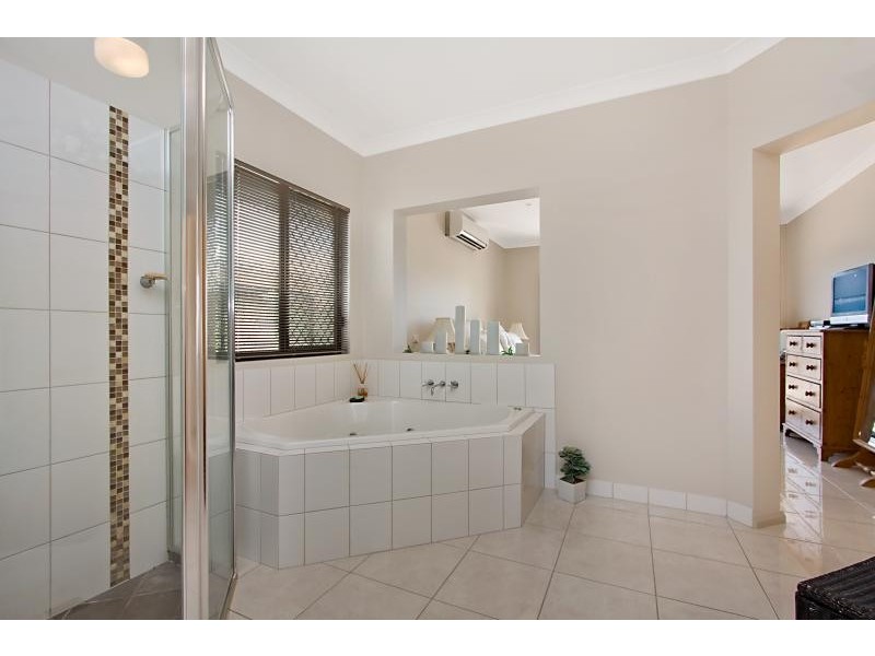 18 Richards Cres, Rosebery NT 0832