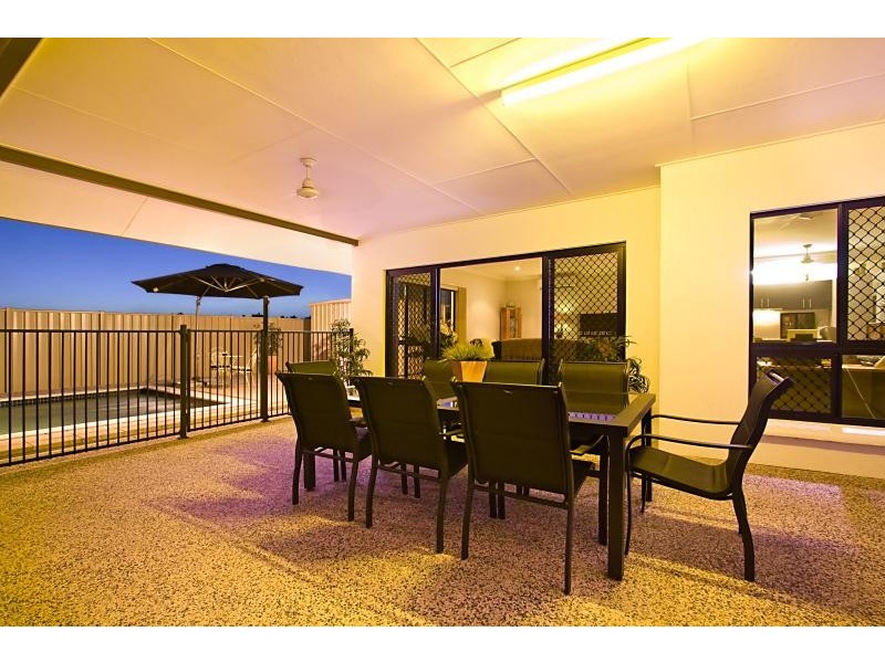 18 Richards Cres, Rosebery NT 0832