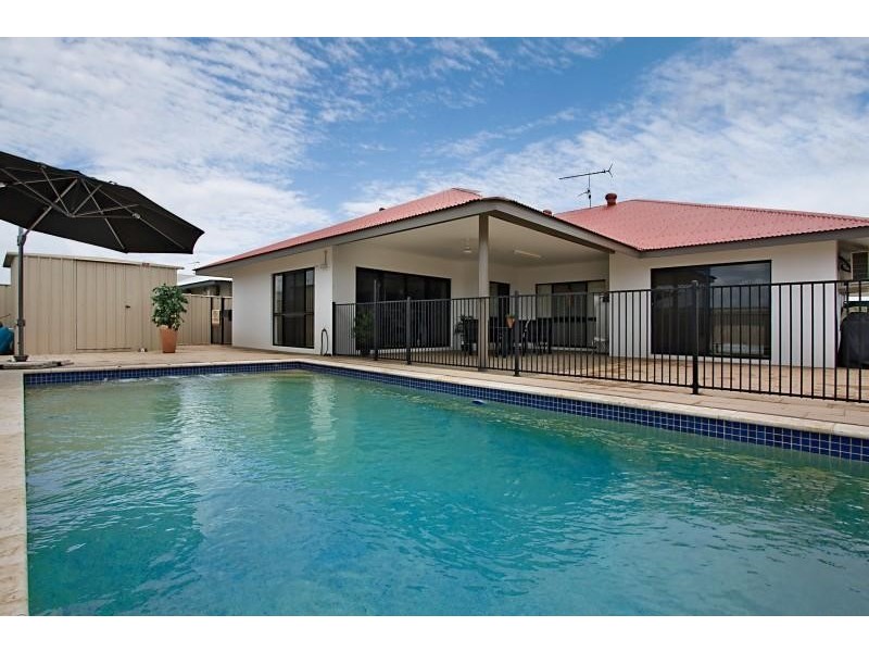 18 Richards Cres, Rosebery NT 0832