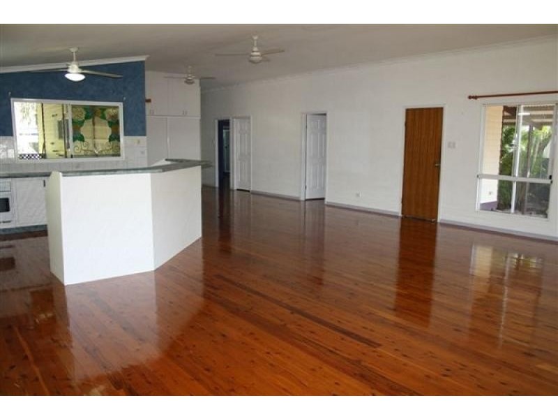 24 Landsborough Street, Bakewell NT 0832