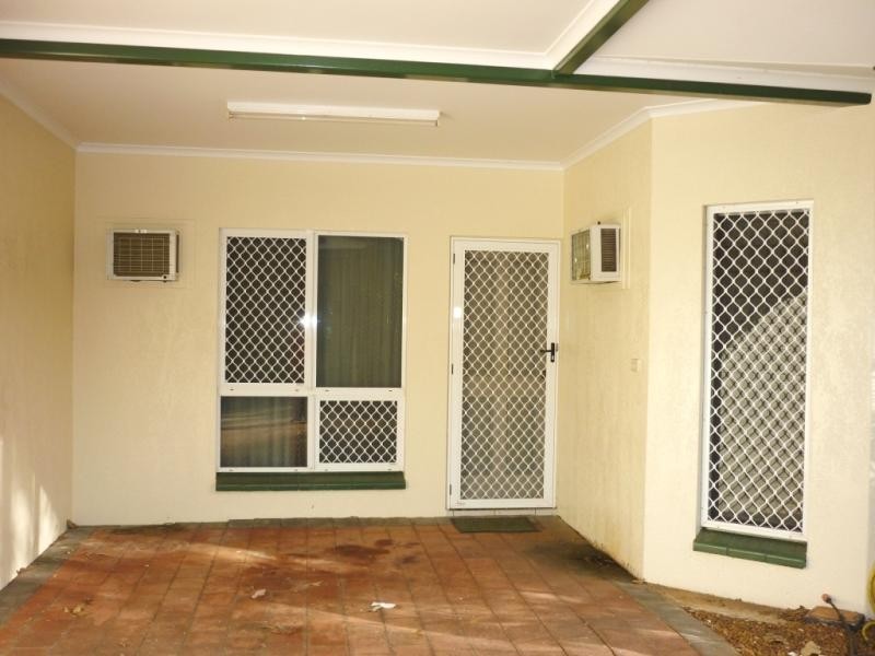 2/74 Forrest Parade, Bakewell NT 0832
