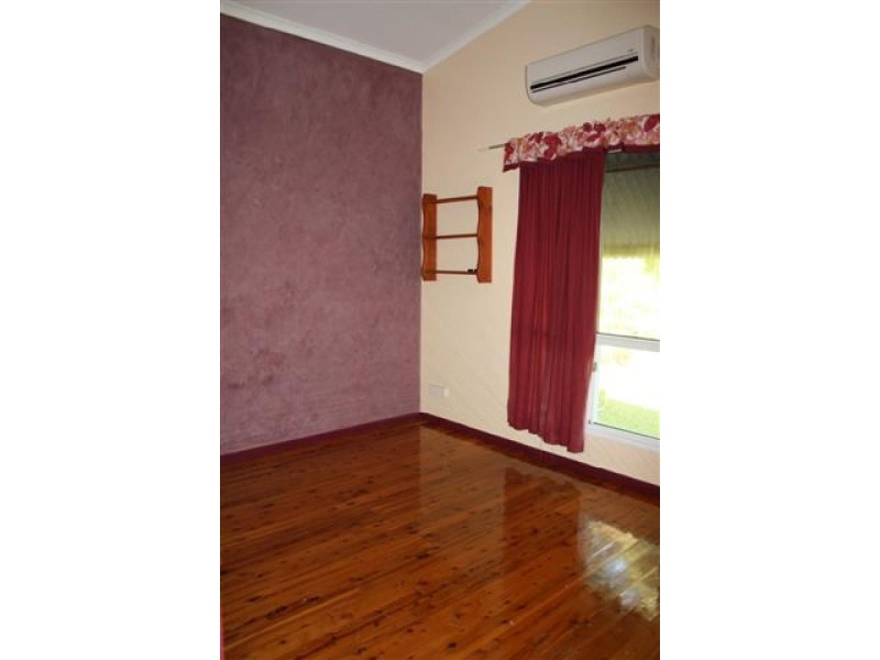 24 Landsborough Street, Bakewell NT 0832
