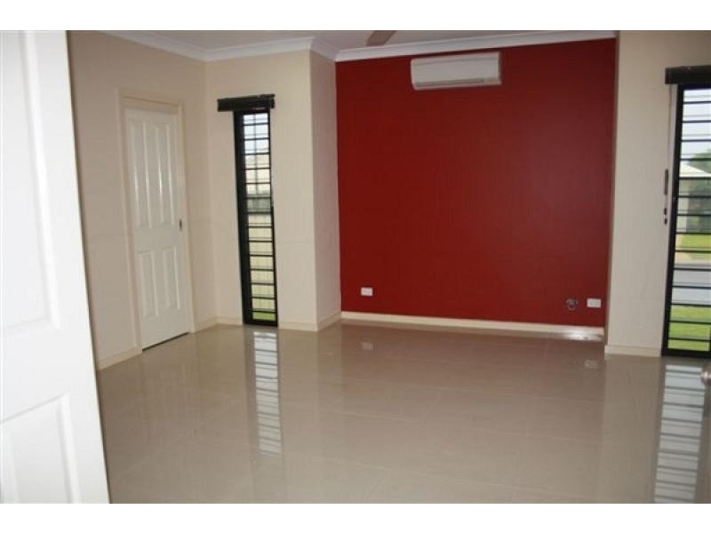 9 Savage Close, Farrar NT 0830