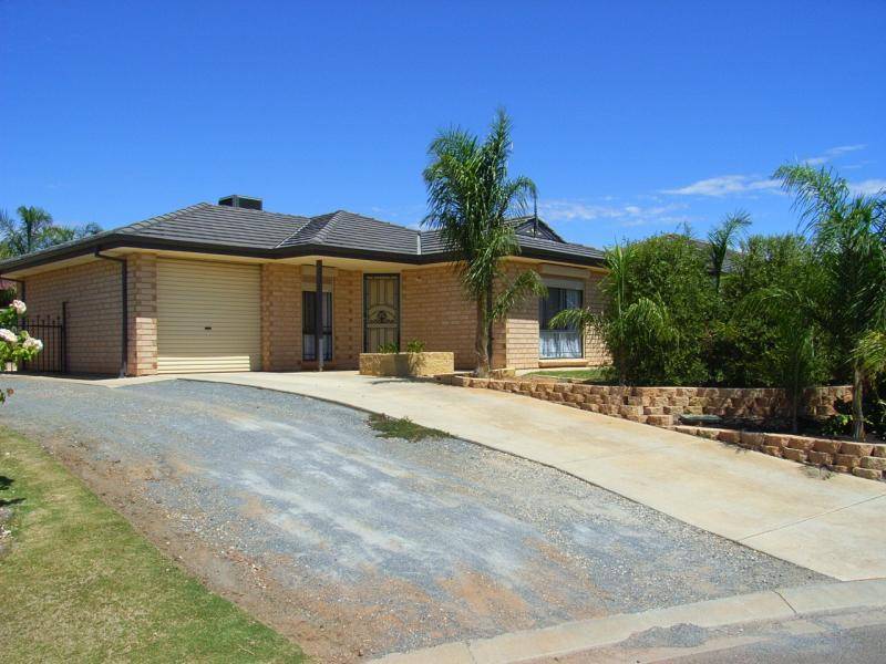 32 ANGAS AVENUE, Evanston Park SA 5116