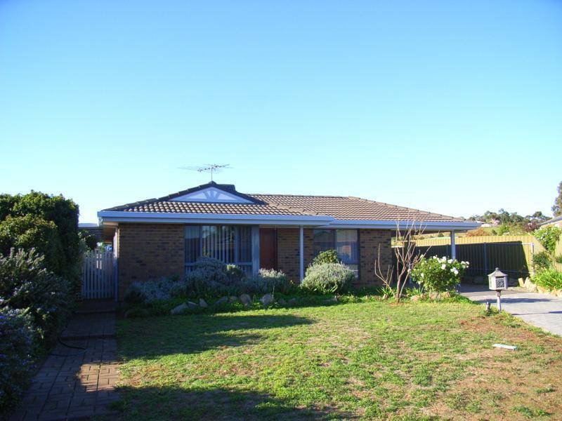 4 SMART COURT, Evanston Park SA 5116