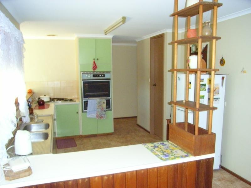 16 ANGLE VALE ROAD, Evanston Gardens SA 5116