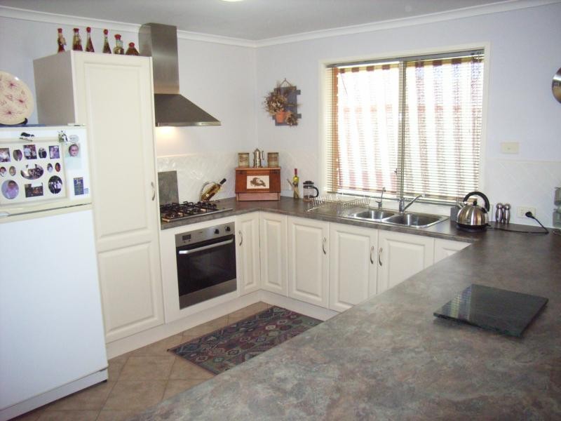 4 OAKLANDS CIRCUIT, Hewett SA 5118