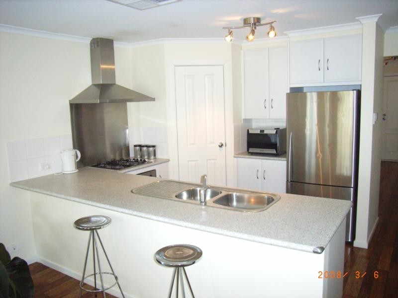 8 MCKINLAY SQUARE, Hewett SA 5118