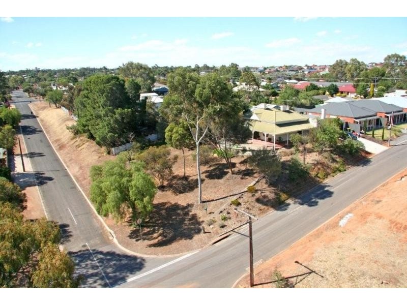 28 Burrows Street, Willaston SA 5118