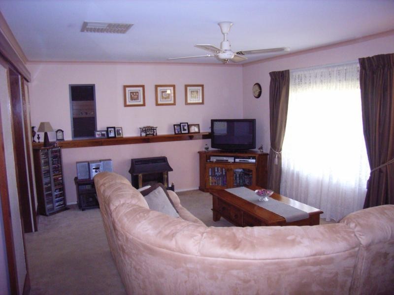 6 Barber Street, Willaston SA 5118