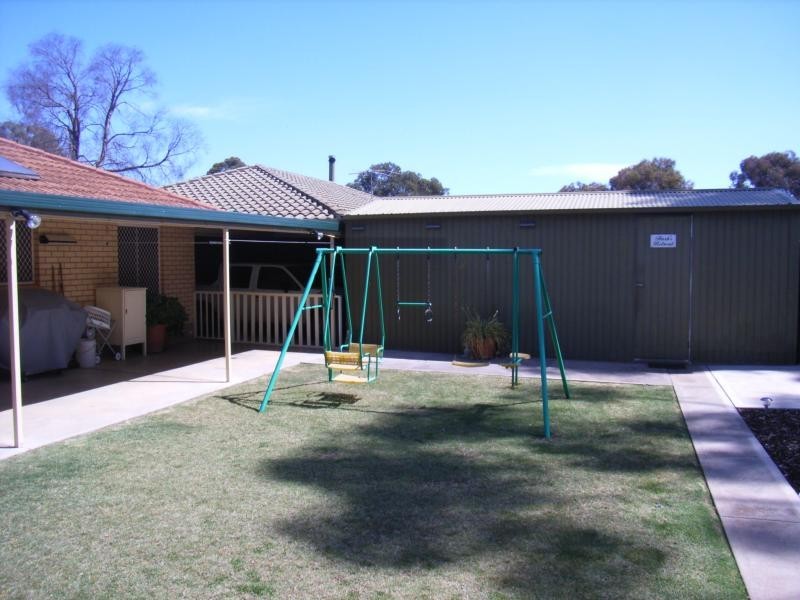 6 Barber Street, Willaston SA 5118