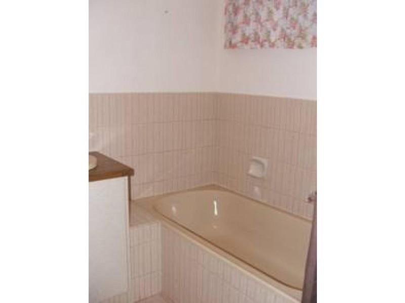 18 Krieg Road, Evanston Park SA 5116