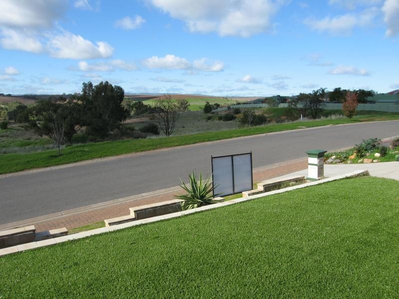 33 Goldfinch Way, Hewett SA 5118