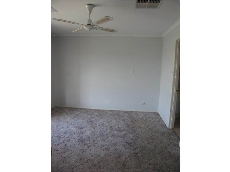 33 Goldfinch Way, Hewett SA 5118
