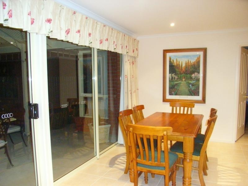 5 Burke Parade, Hewett SA 5118