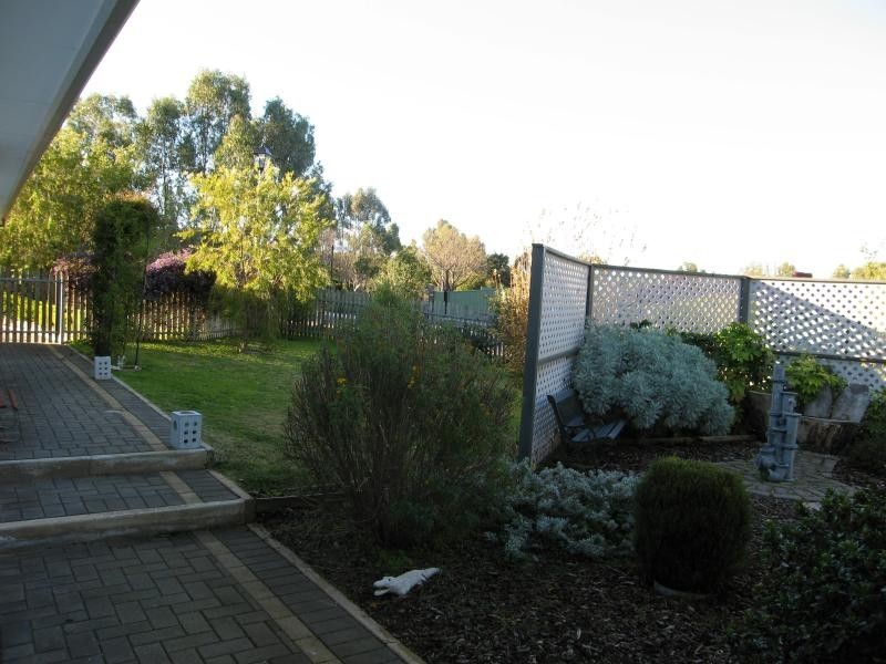 4 Baron Court, Greenock SA 5360