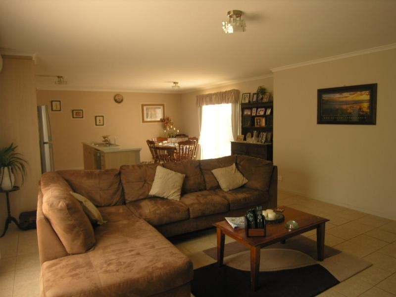 84 Lakeside Drive, Andrews Farm SA 5114