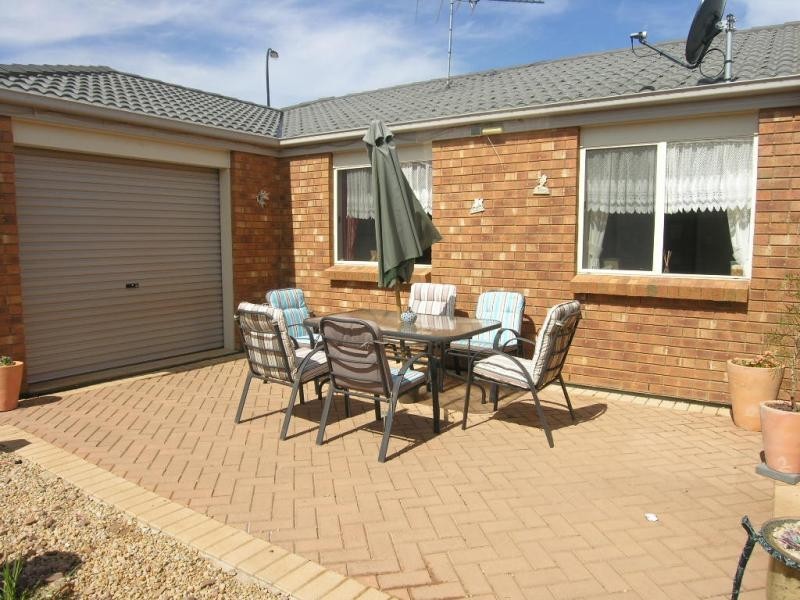 84 Lakeside Drive, Andrews Farm SA 5114