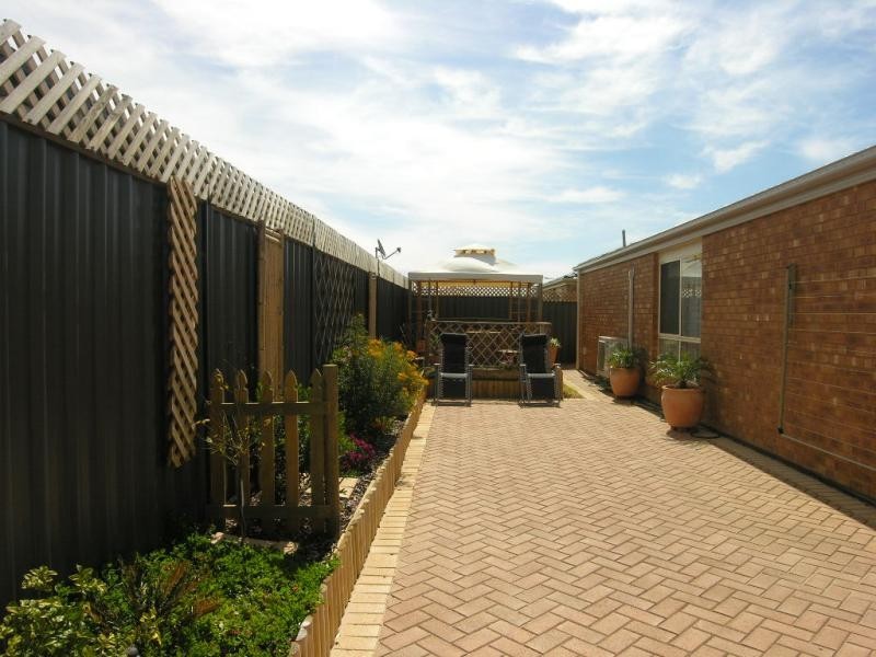 84 Lakeside Drive, Andrews Farm SA 5114