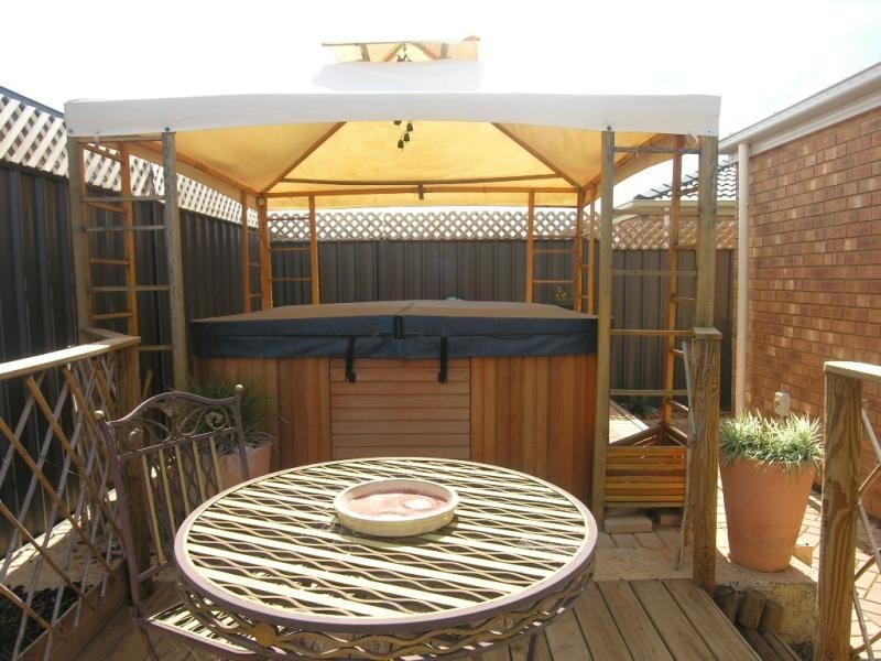 84 Lakeside Drive, Andrews Farm SA 5114