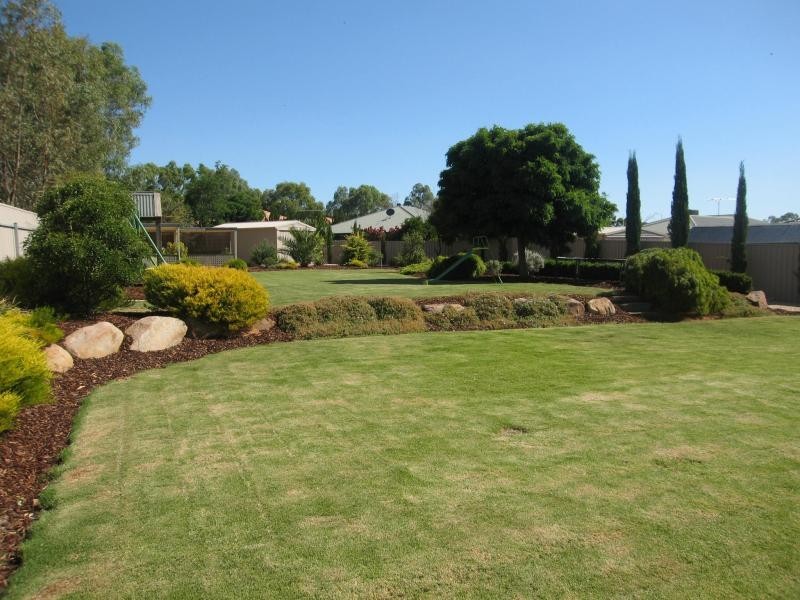 4 Gerlach Grove, Evanston Park SA 5116