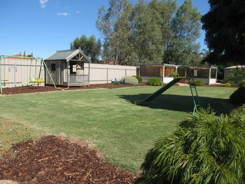 4 Gerlach Grove, Evanston Park SA 5116