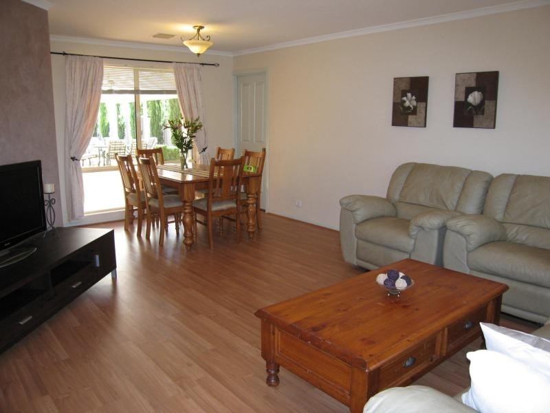 4 Gerlach Grove, Evanston Park SA 5116