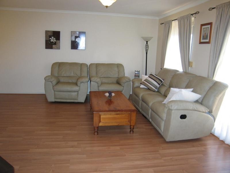 4 Gerlach Grove, Evanston Park SA 5116