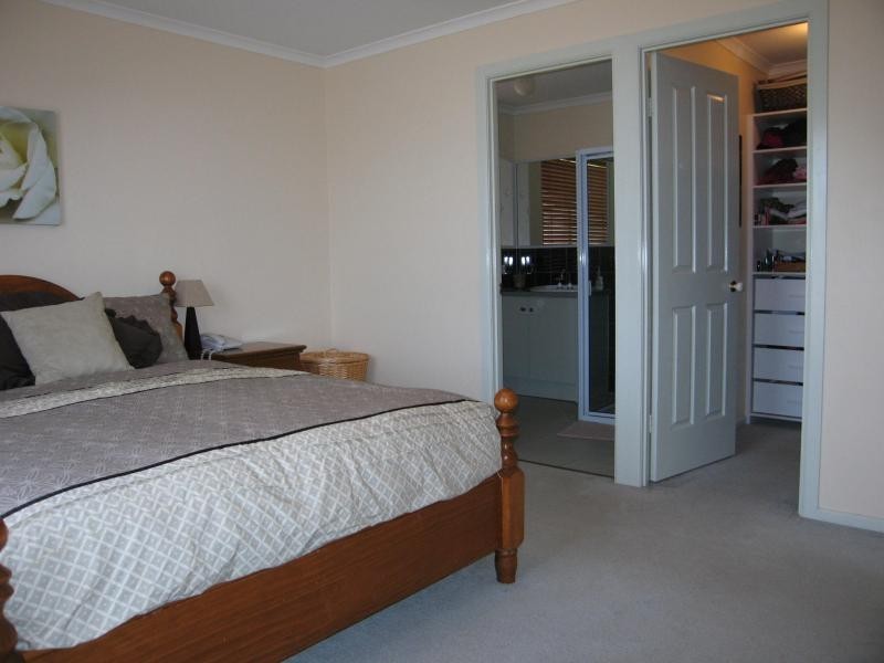 4 Gerlach Grove, Evanston Park SA 5116