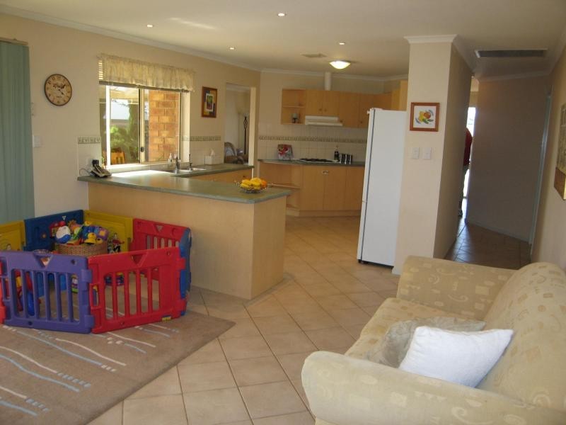 4 Gerlach Grove, Evanston Park SA 5116