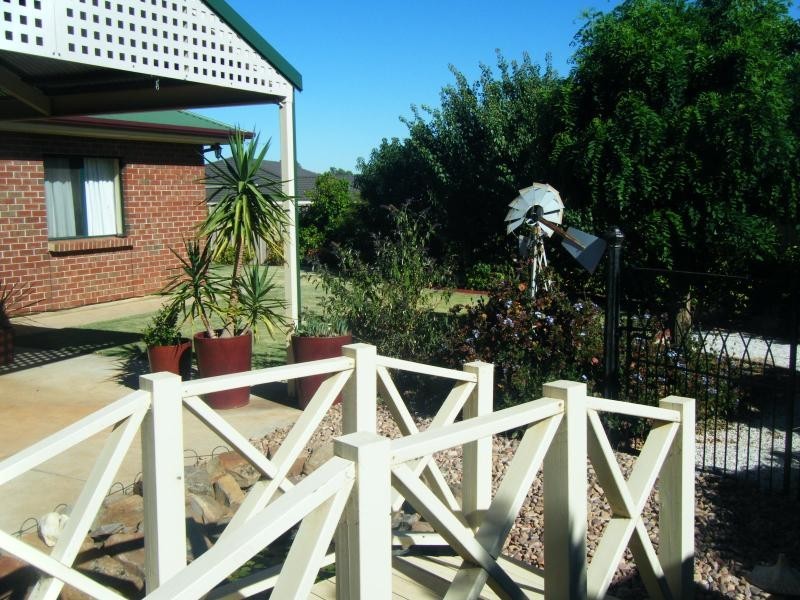 5 Thiele Crescent, Evanston Park SA 5116