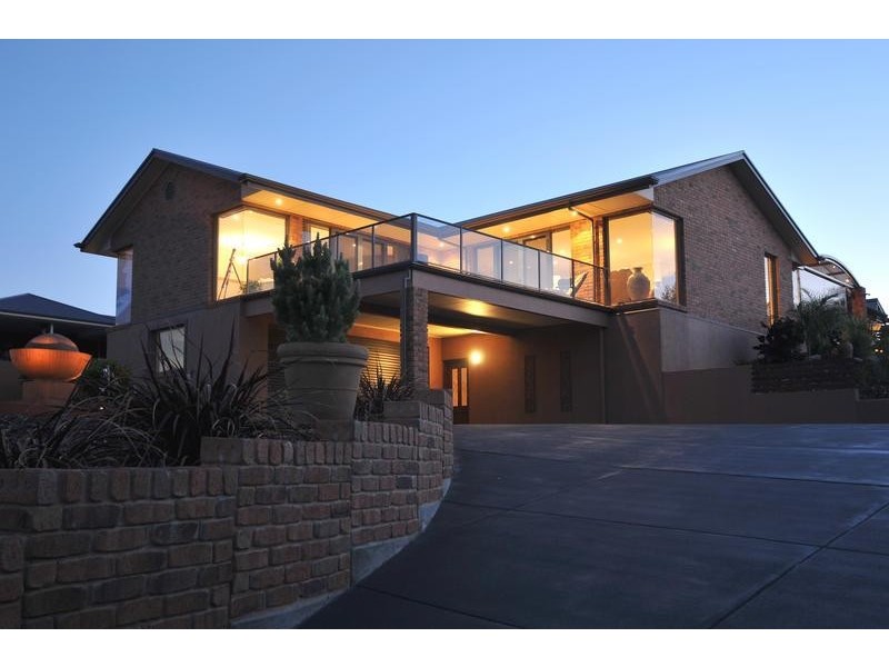 2 Whiteman Road, Williamstown SA 5351