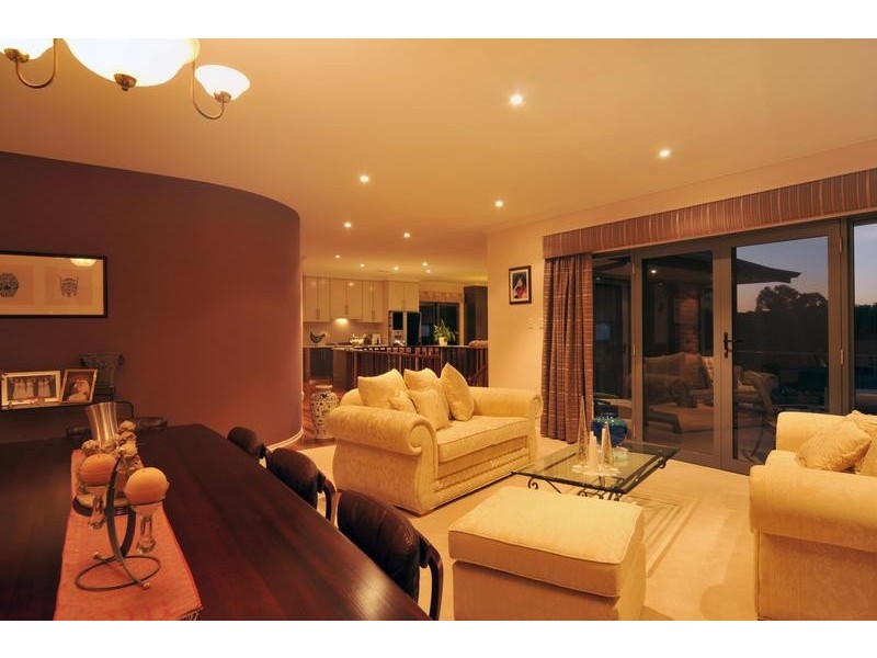 2 Whiteman Road, Williamstown SA 5351