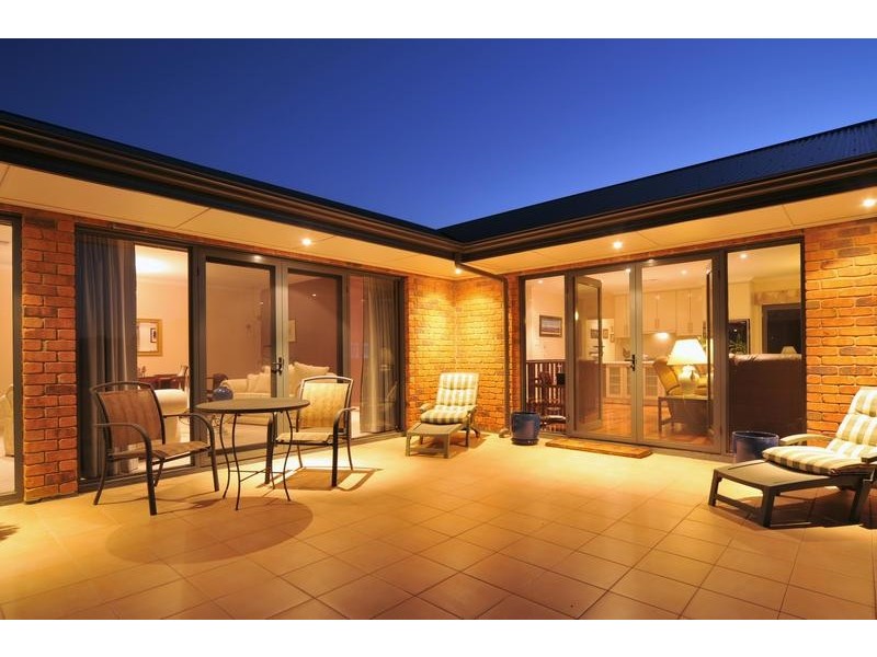 2 Whiteman Road, Williamstown SA 5351