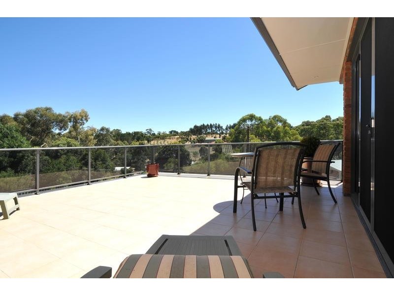 2 Whiteman Road, Williamstown SA 5351