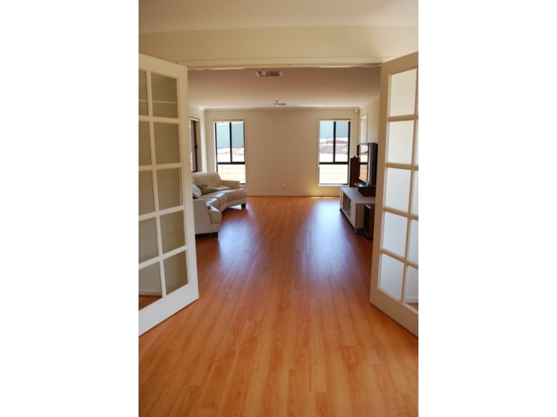 30 Lorikeet Grove, Hewett SA 5118