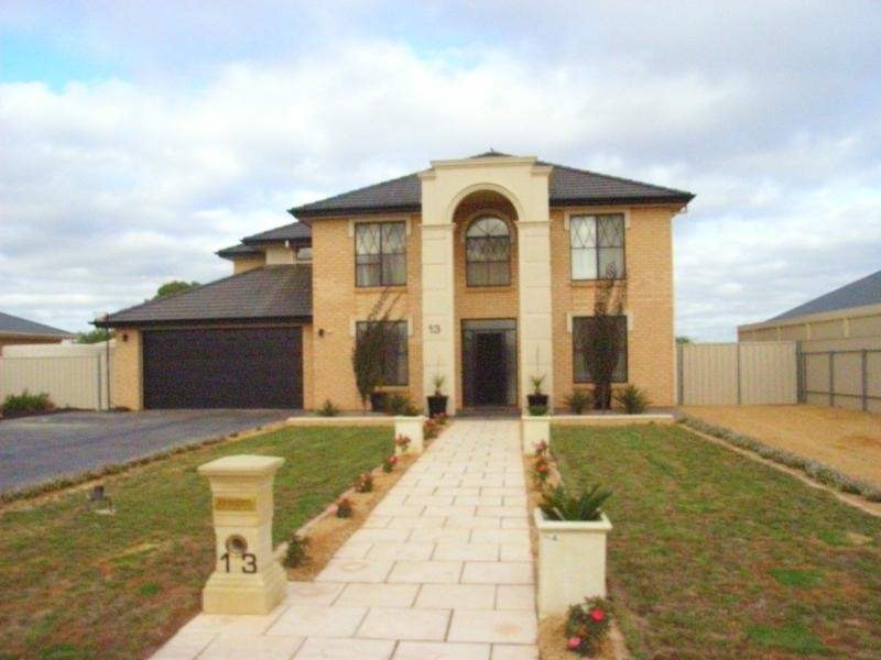 13 Lorenzo Court, Angle Vale SA 5117