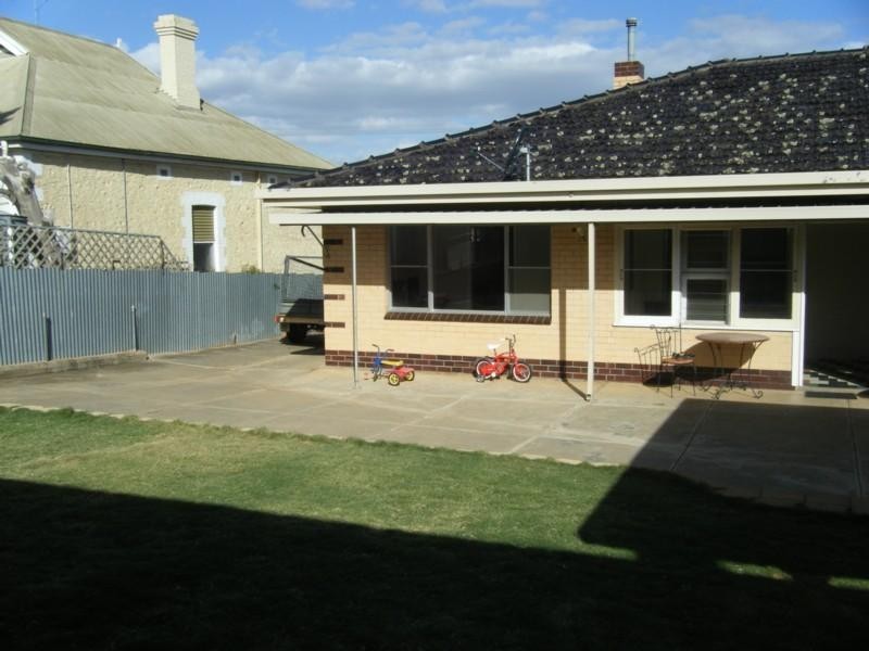 18 Davies Street, Willaston SA 5118