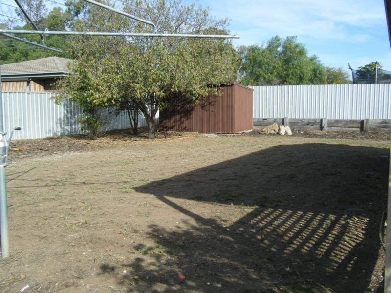 8 Brooks Avenue, Willaston SA 5118