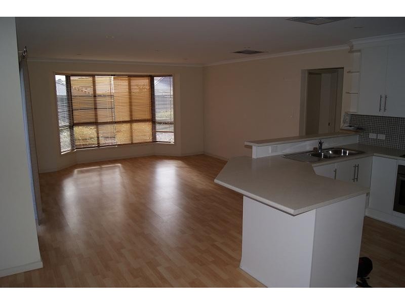 42 Potts Road, Evanston Park SA 5116