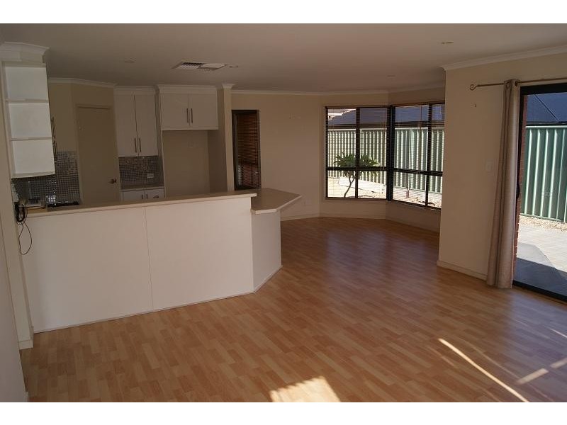 42 Potts Road, Evanston Park SA 5116