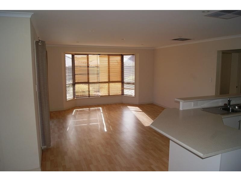 42 Potts Road, Evanston Park SA 5116