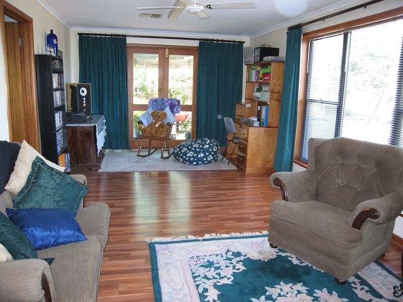 6 Lyndoch Valley Road, Williamstown SA 5351
