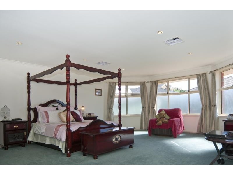 19 Falcon Drive, Hewett SA 5118