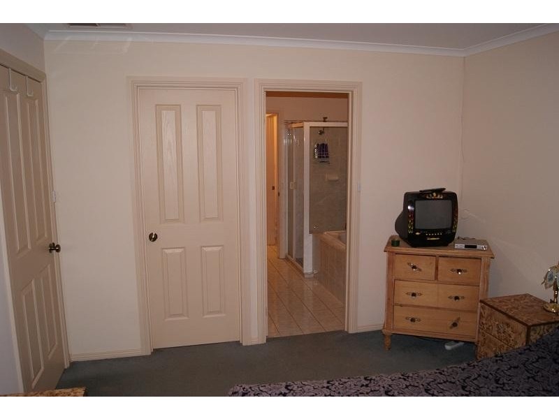 18 Mueller Drive, Evanston Park SA 5116