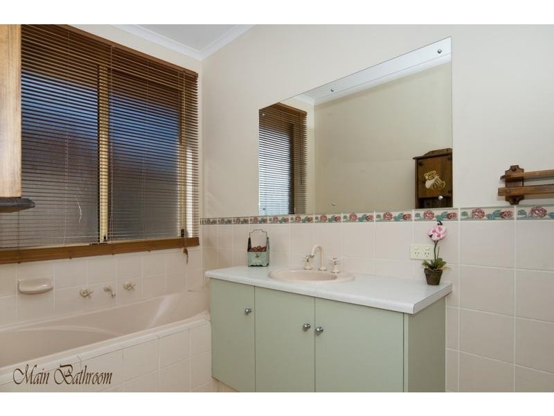 2 Warner Court, Sandy Creek SA 5350