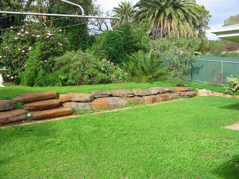 4 MYERS AVENUE, Clapham SA 5062
